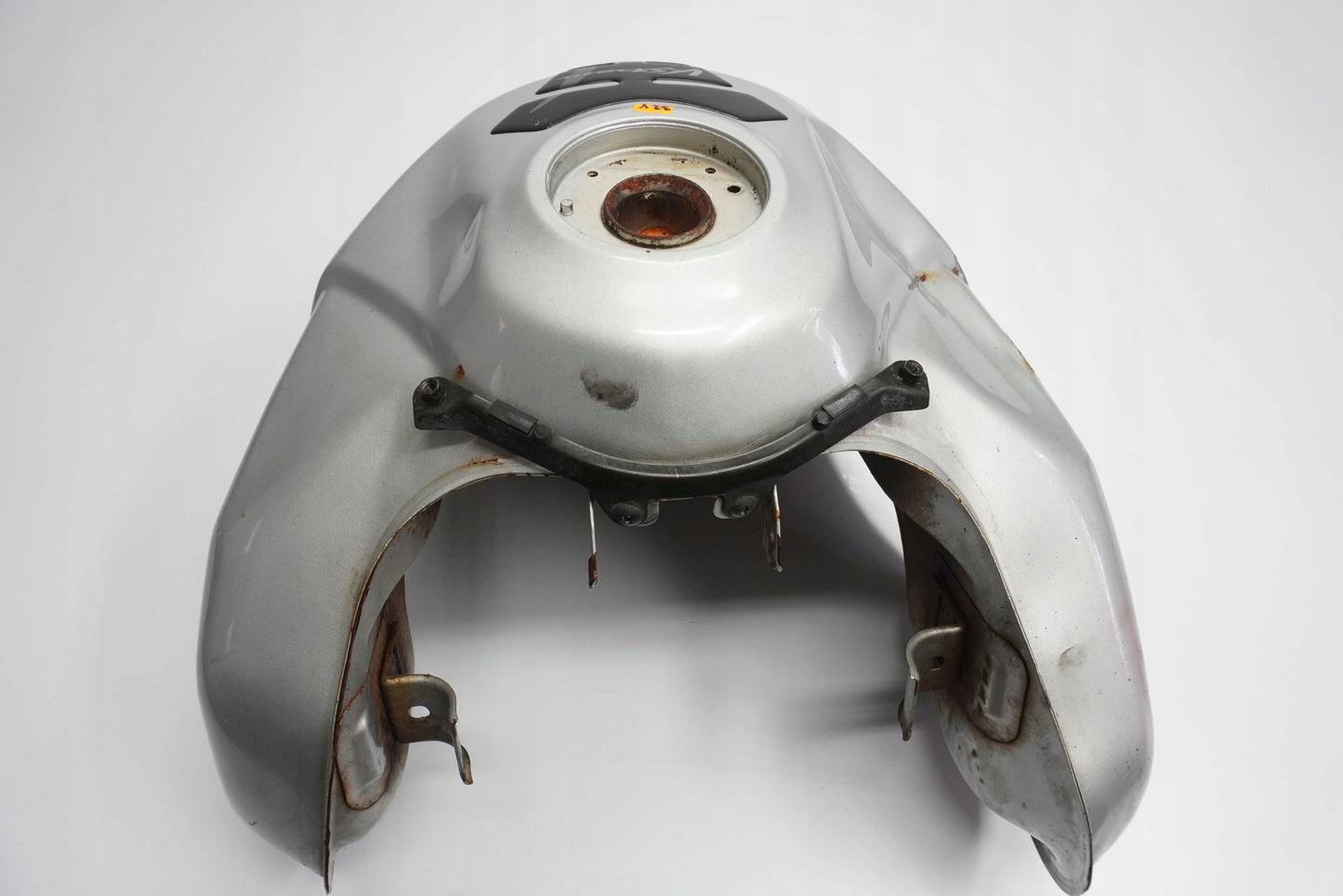SUZUKI DL 650 V-STROM 04-11 Kraftstofftank Benzintank Fuel Tank 3