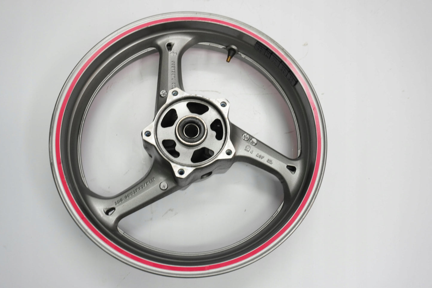 SUZUKI GSR 750 11-16 Felge vorne Wheel Vorderrad 6