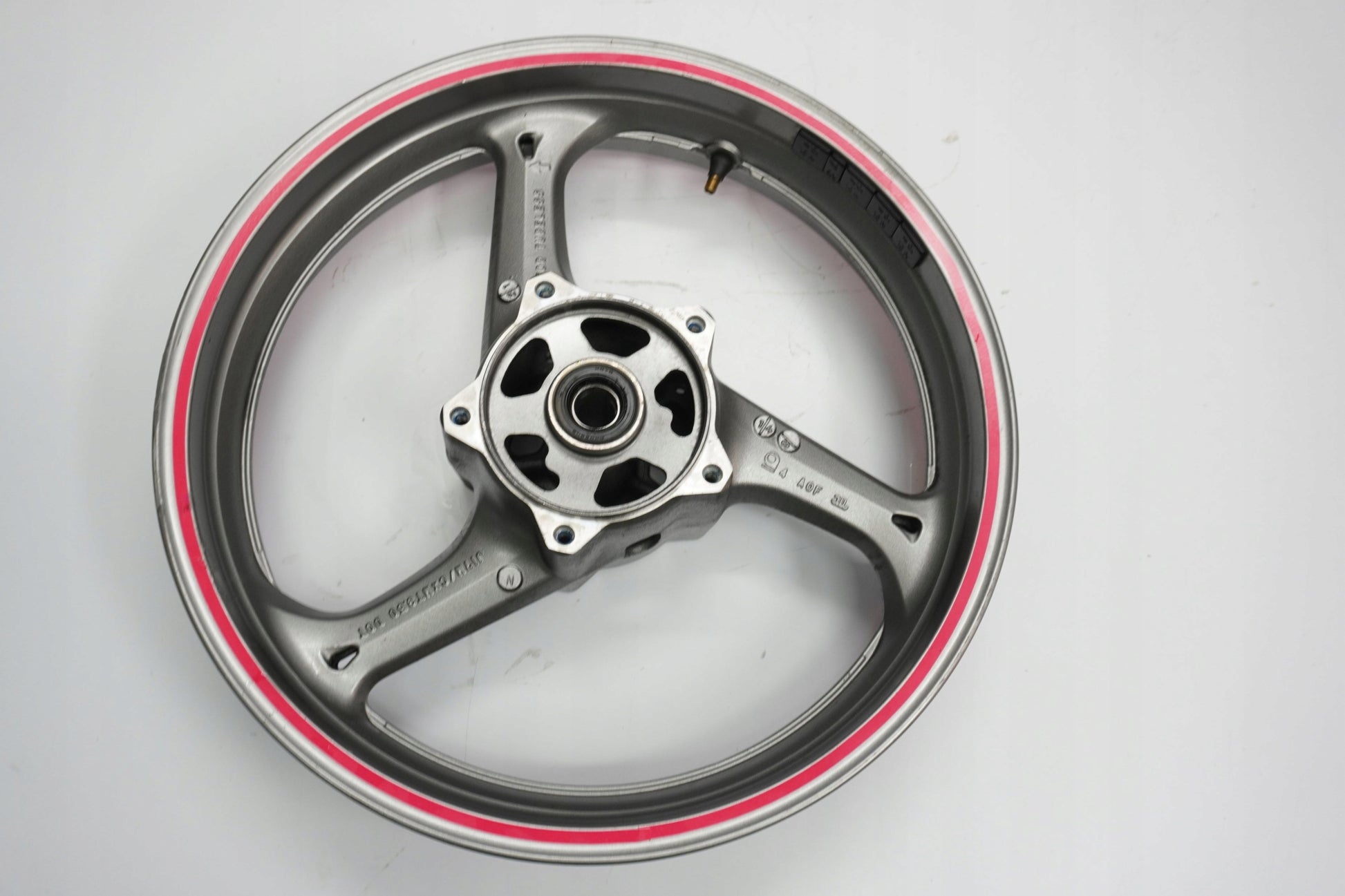 SUZUKI GSR 750 11-16 Felge vorne Wheel Vorderrad 6