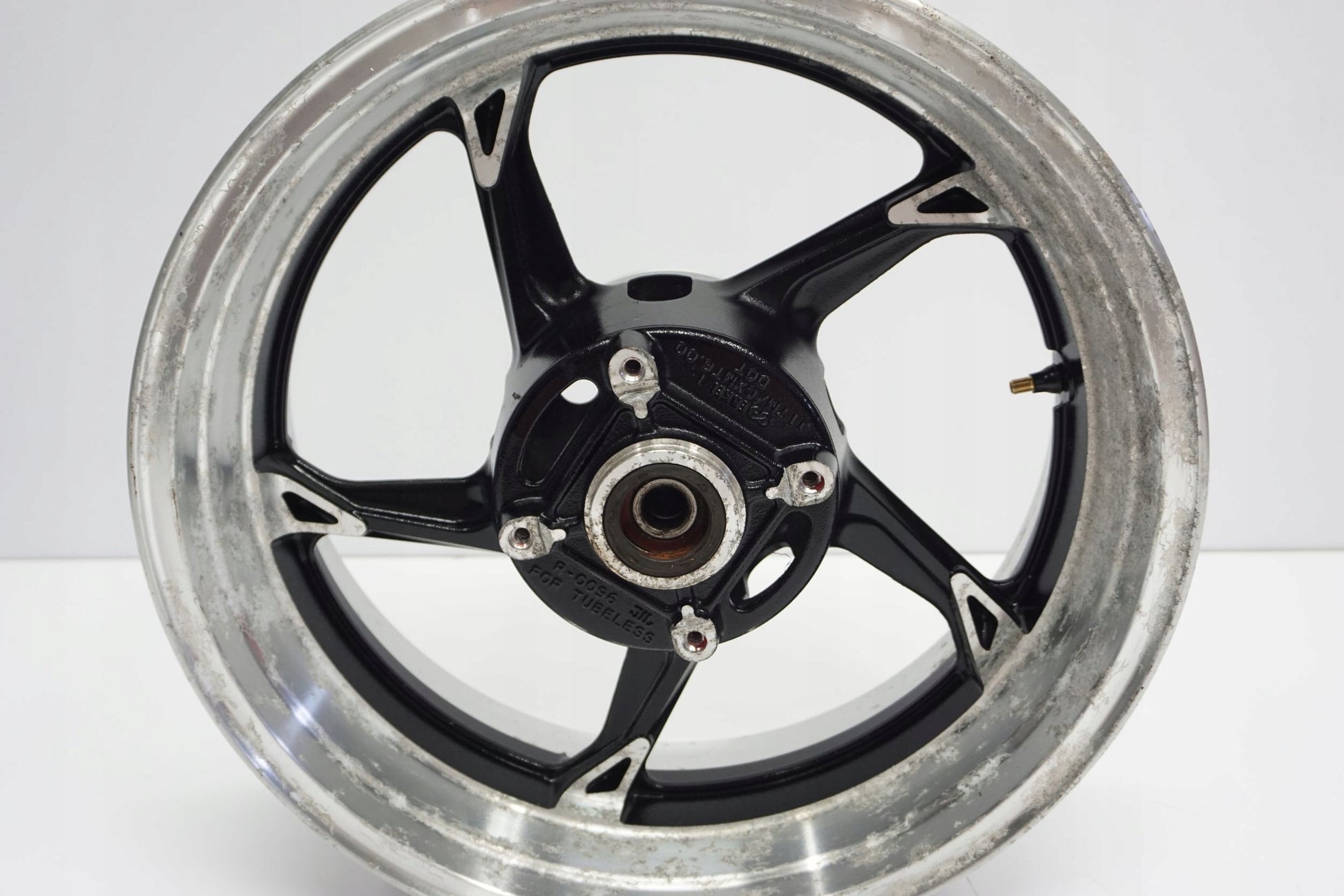 KAWASAKI Z1000 10-13 Felge hinten Wheel Hinterrad 10