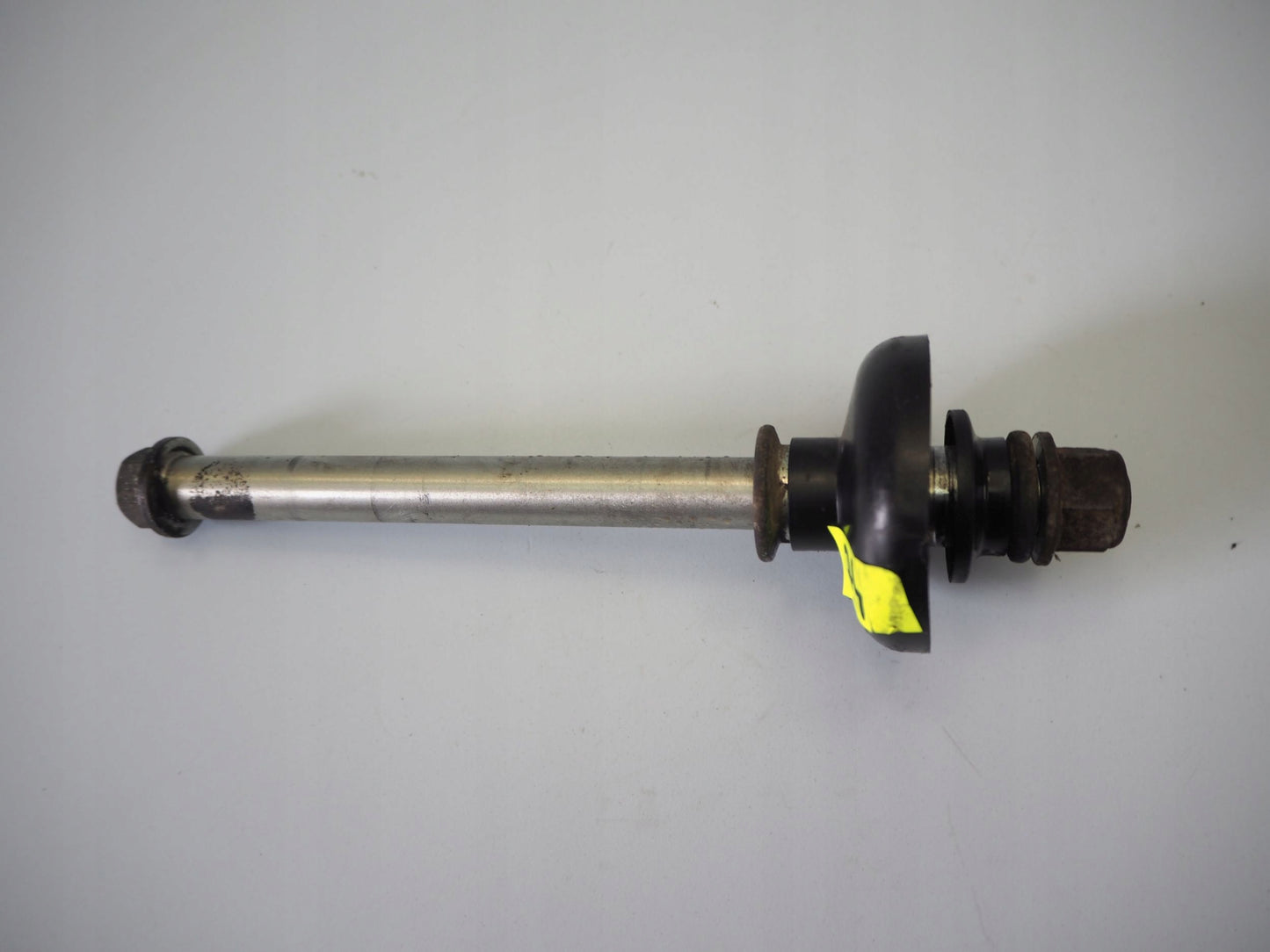 YAMAHA YS 125 17-18 Vorderachse Achse vorne Radachse front axle