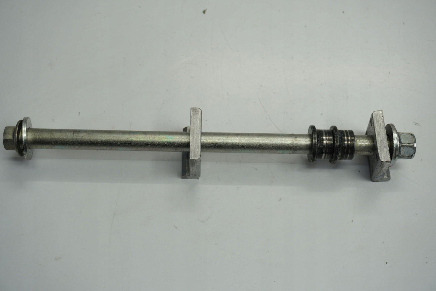 YAMAHA MT 125 20- Hinterachse Achse hinten Radachse rear axle 2