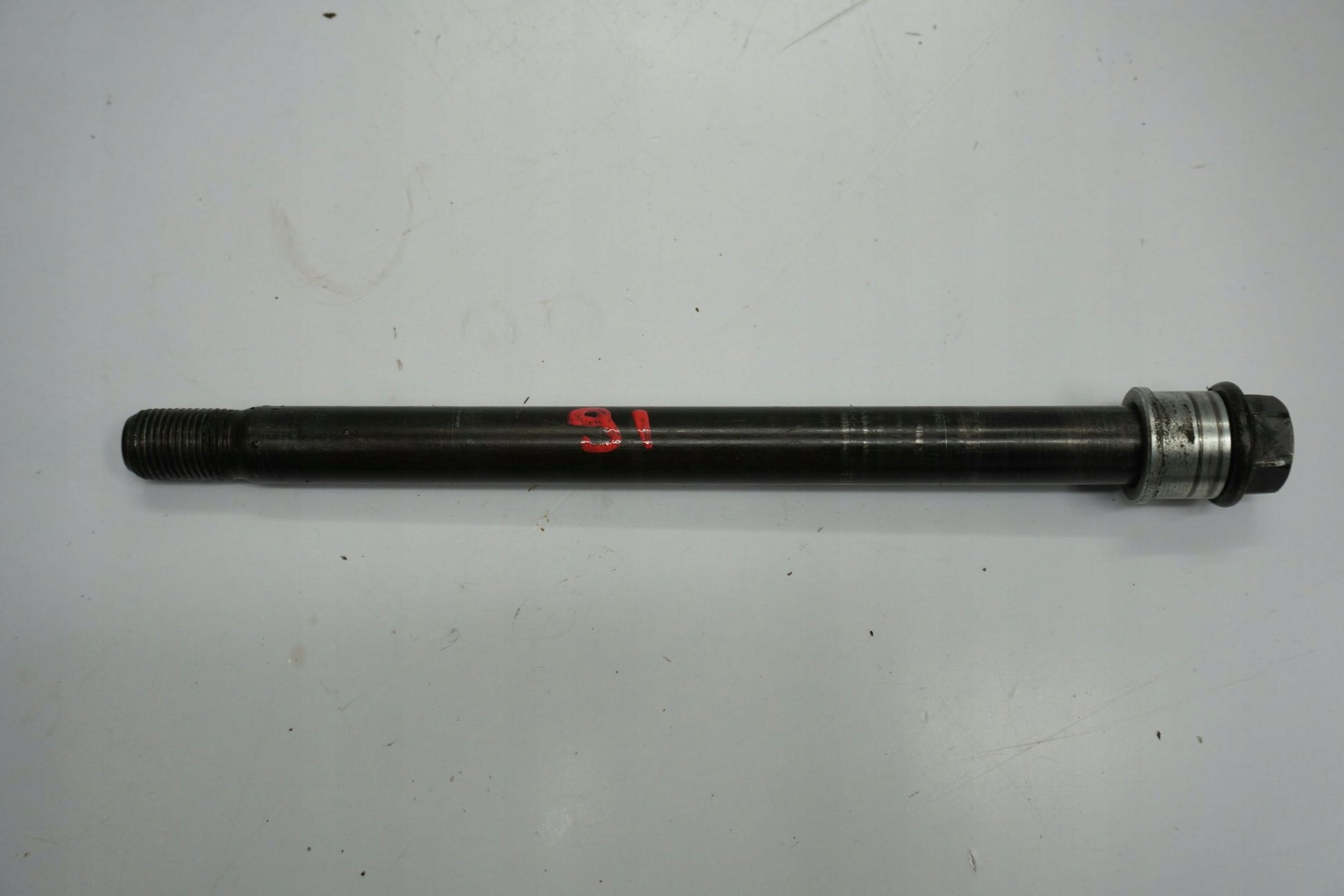 YAMAHA FZS FAZER 600 00-01 Vorderachse Achse vorne Radachse front axle 3