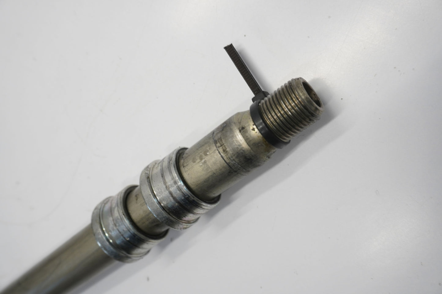 YAMAHA FZ6 FAZER 600 04-09 Vorderachse Achse vorne Radachse front axle 3