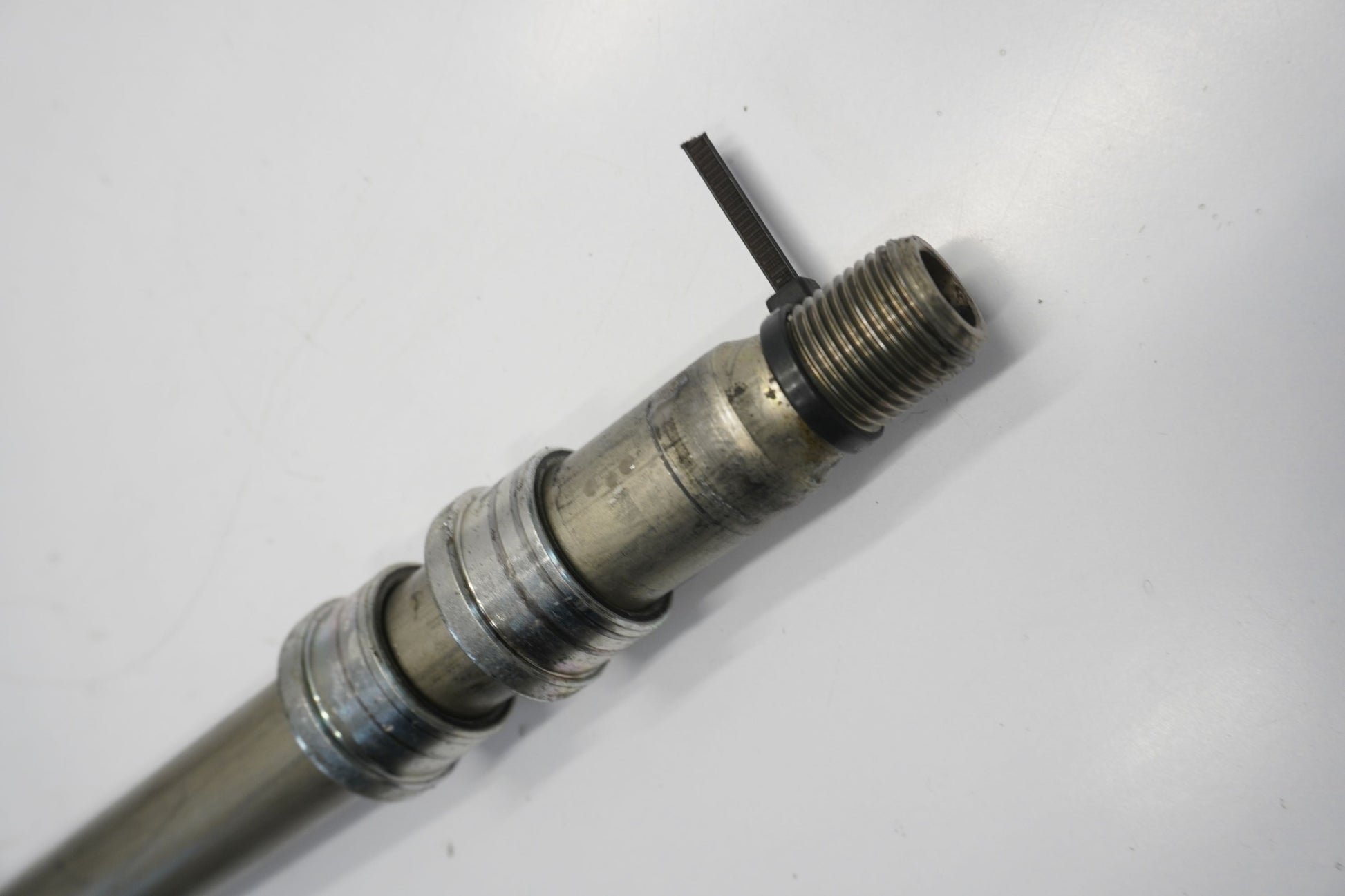 YAMAHA FZ6 FAZER 600 04-09 Vorderachse Achse vorne Radachse front axle 3