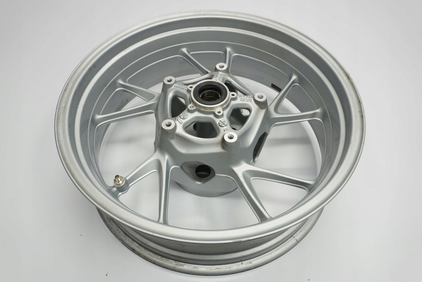 BMW F 900 R K83 20- Felge hinten Wheel Hinterrad 8