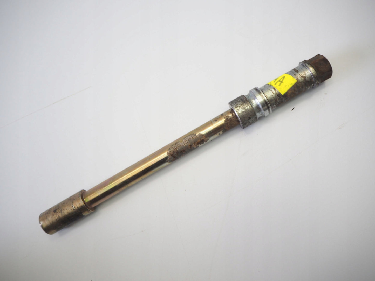 HYOSUNG GV 650 AQUILA 2019 Vorderachse Achse vorne Radachse front axle 4