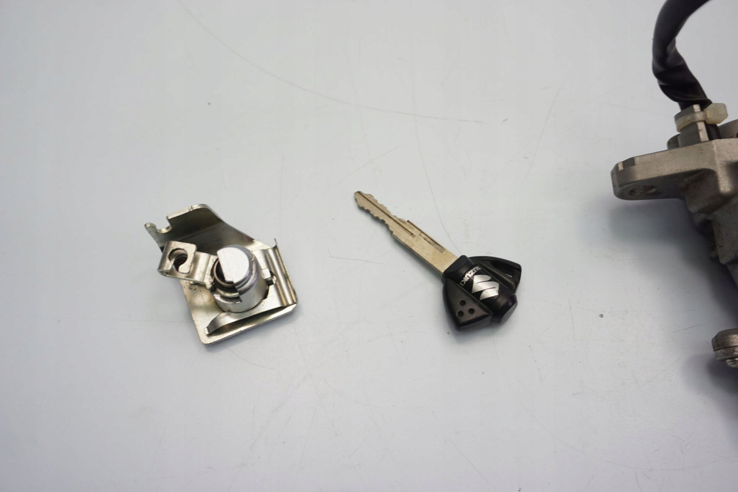 SUZUKI GSR 750 11-16 Schlosssatz Zündschloss Lock Set