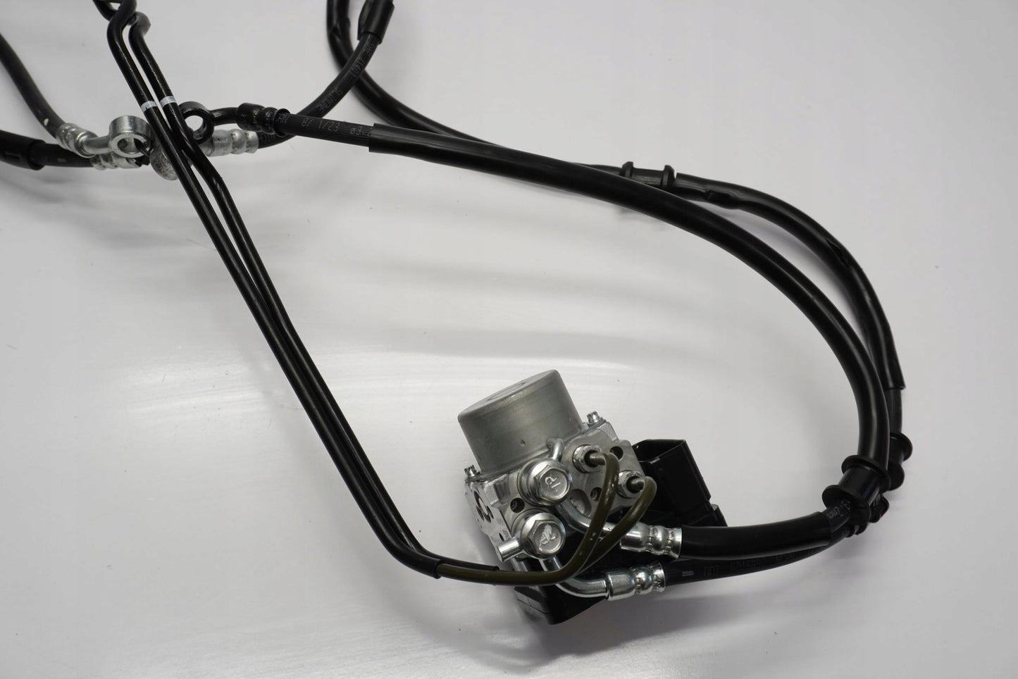 SUZUKI V-STROM 800 23- ABS Pumpe Druckmodulator 4