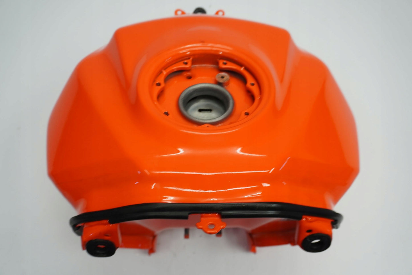 KTM RC 125 24- Kraftstofftank Benzintank Fuel Tank 3