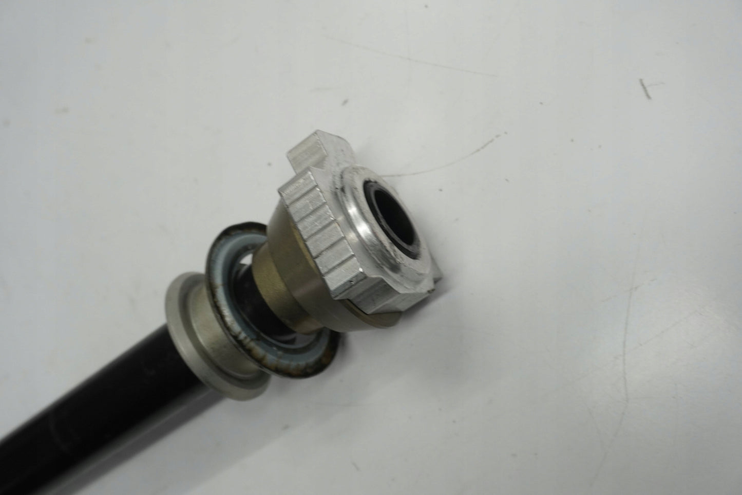 KTM 890 DUKE R 20- Hinterachse Achse hinten Radachse rear axle 3