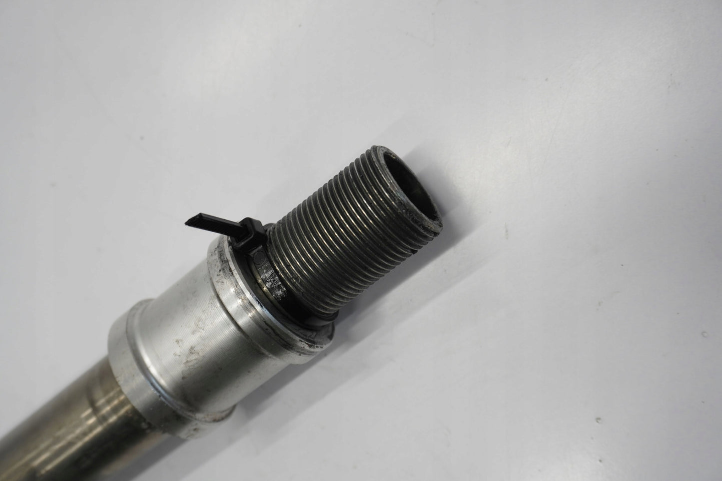 BMW R 1200 GS 08-12 Vorderachse Achse vorne Radachse front axle 3