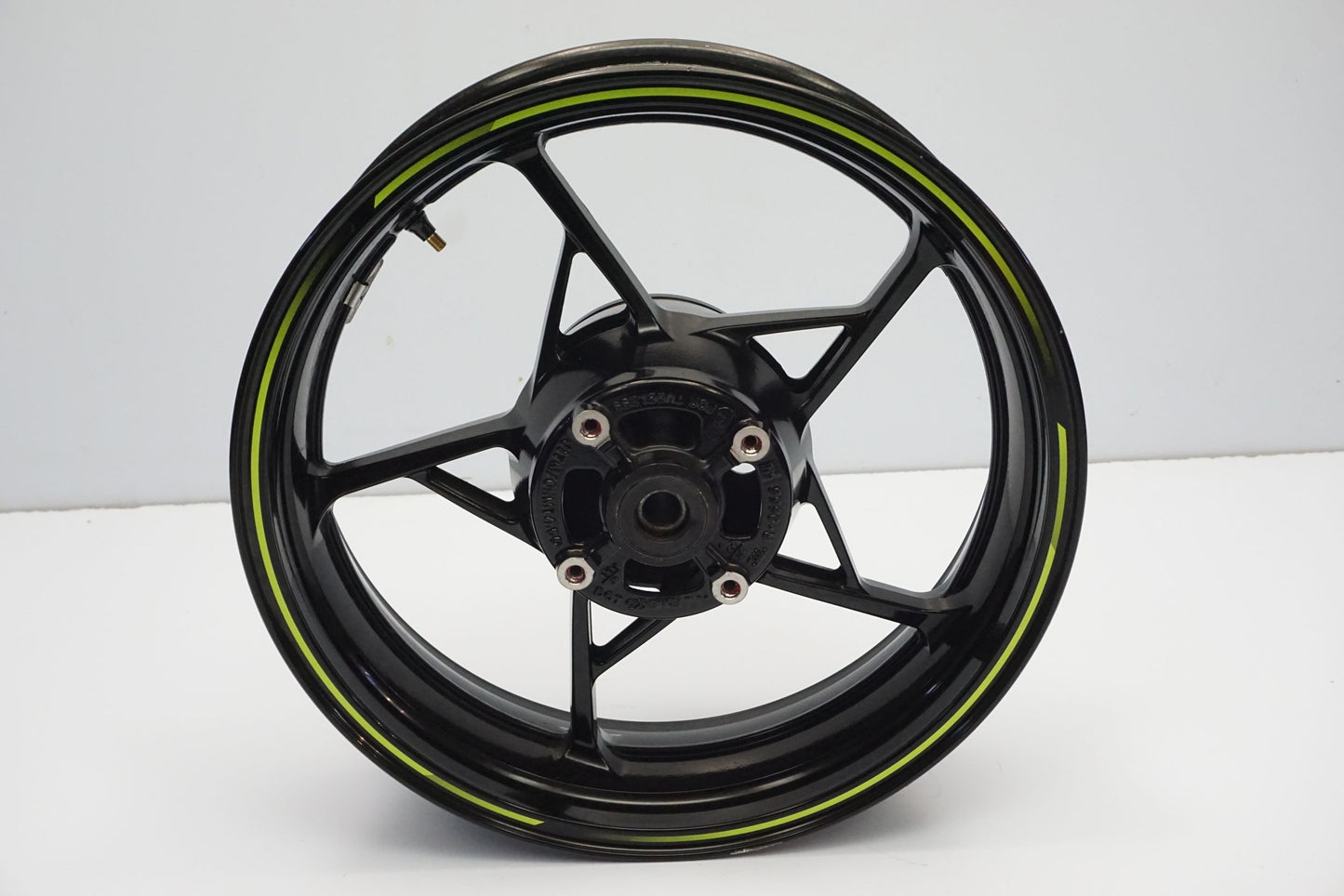 KAWASAKI Z 650 17-19 Felge hinten Wheel Hinterrad 3