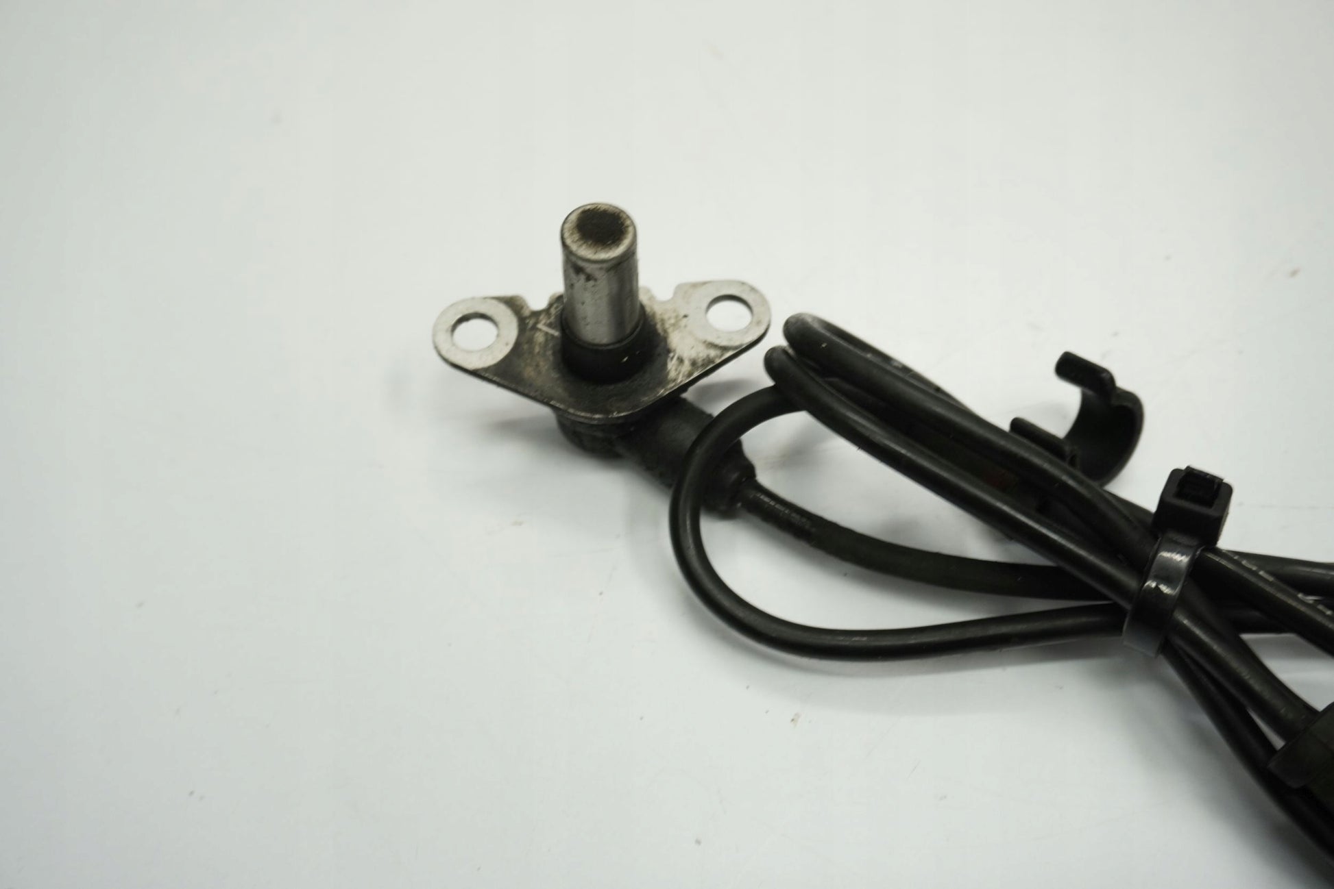 HONDA VFR 1200 F 09-16 ABS Sensor vorne 6