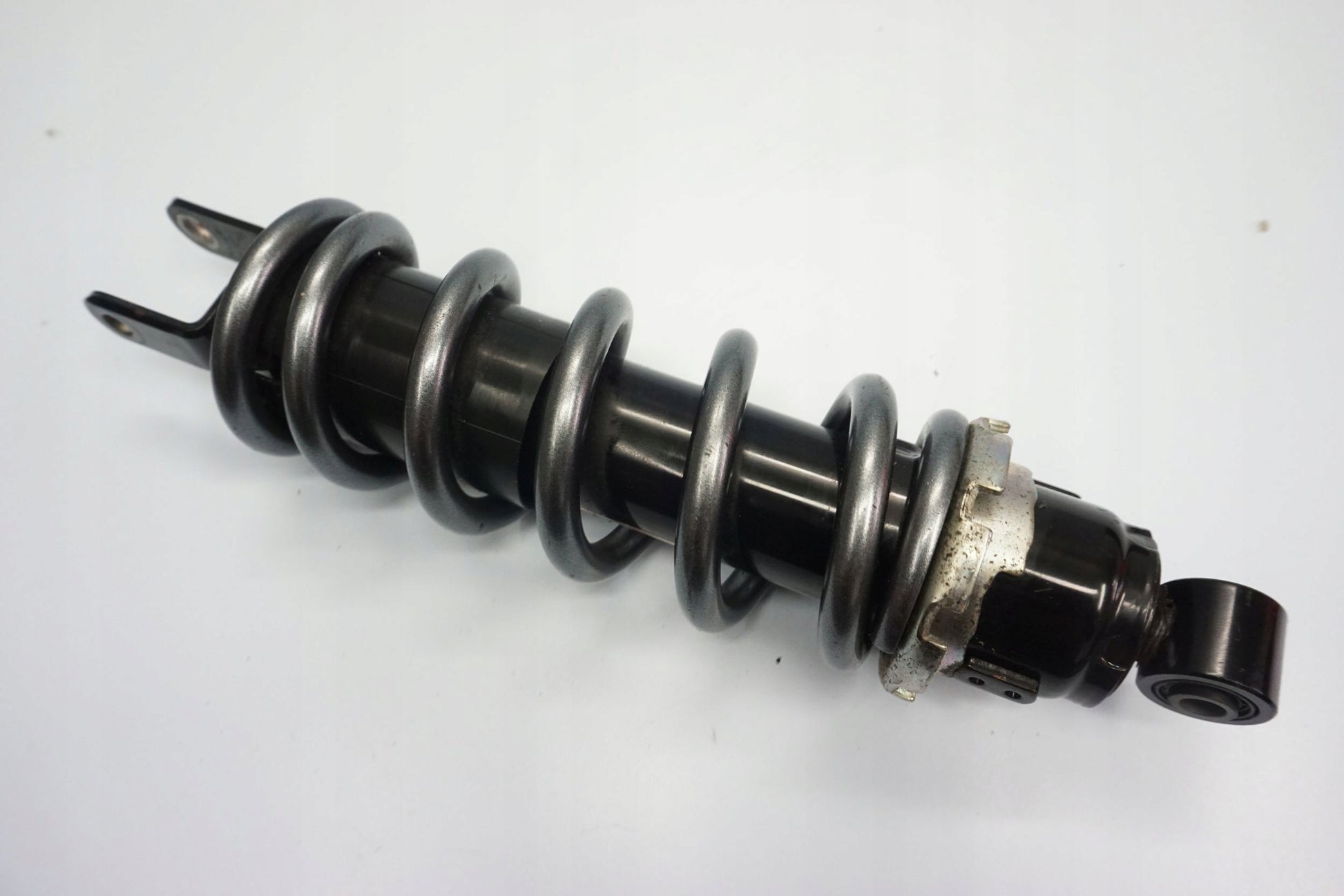 SUZUKI GSR 750 11-16 Stoßdämpfer Federbein shock absorber 6