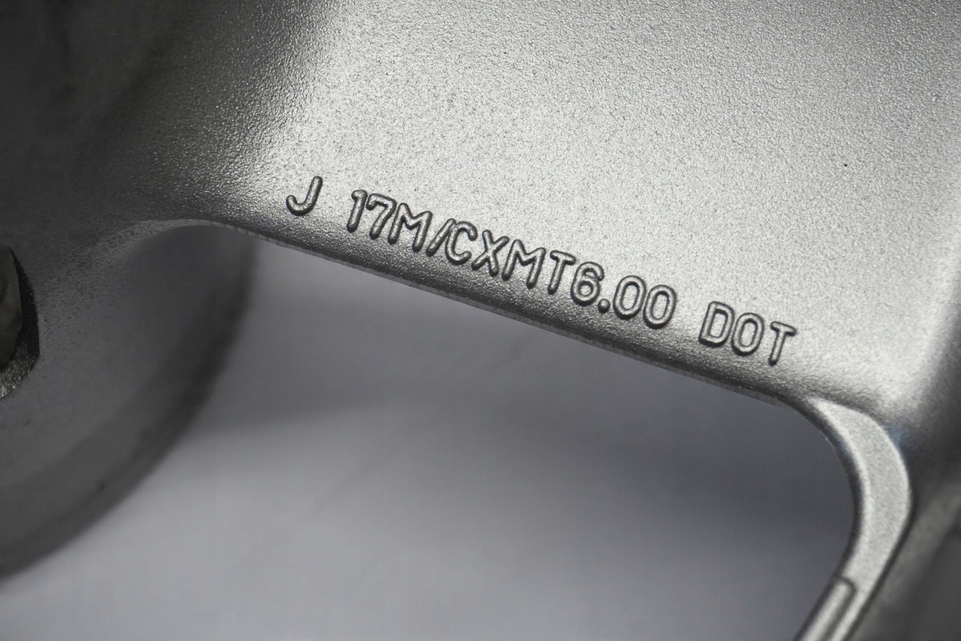 YAMAHA MT-01 1700 05-12 Felge hinten Wheel Hinterrad 7