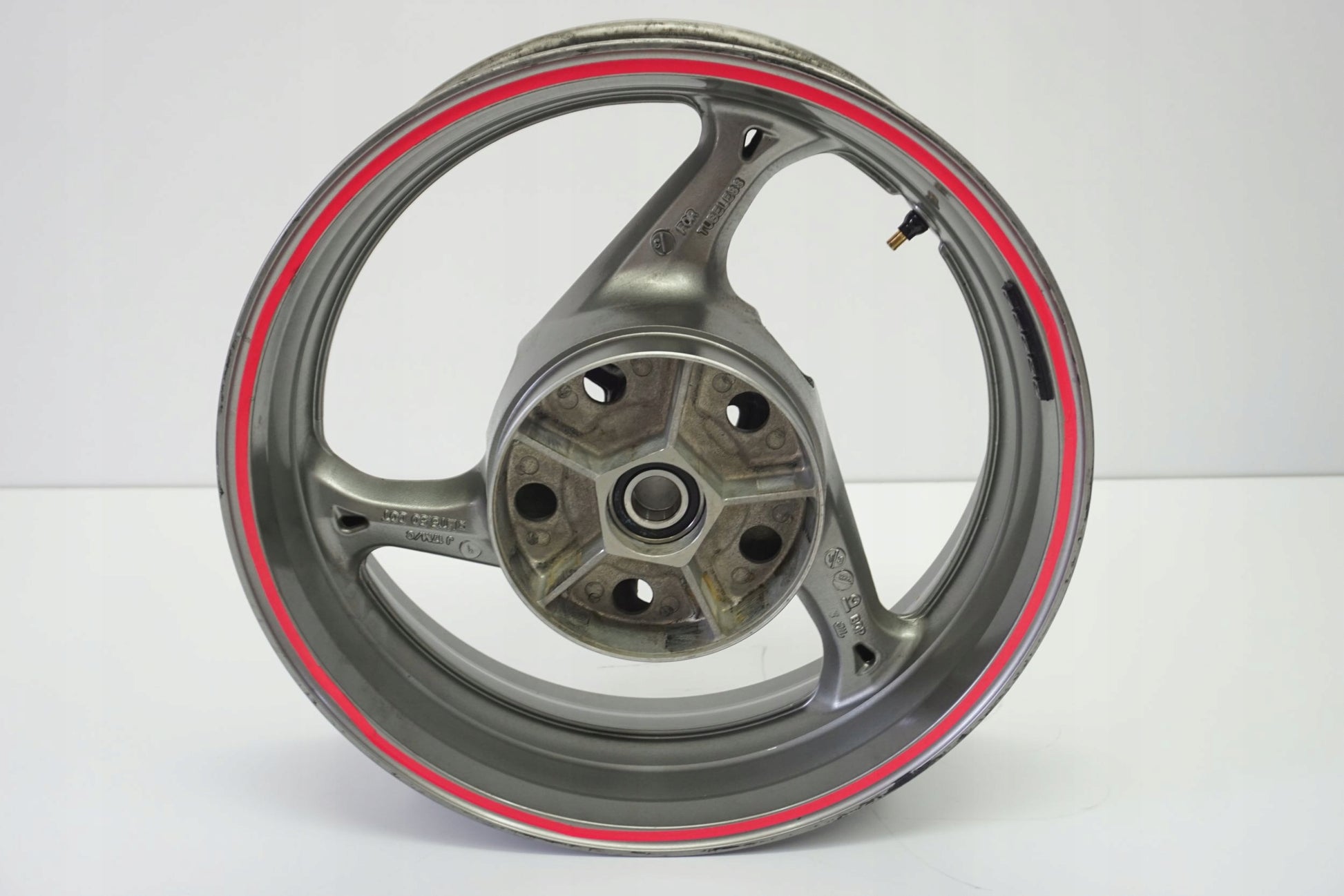 SUZUKI GSR 750 11-16 Felge hinten Wheel Hinterrad 9
