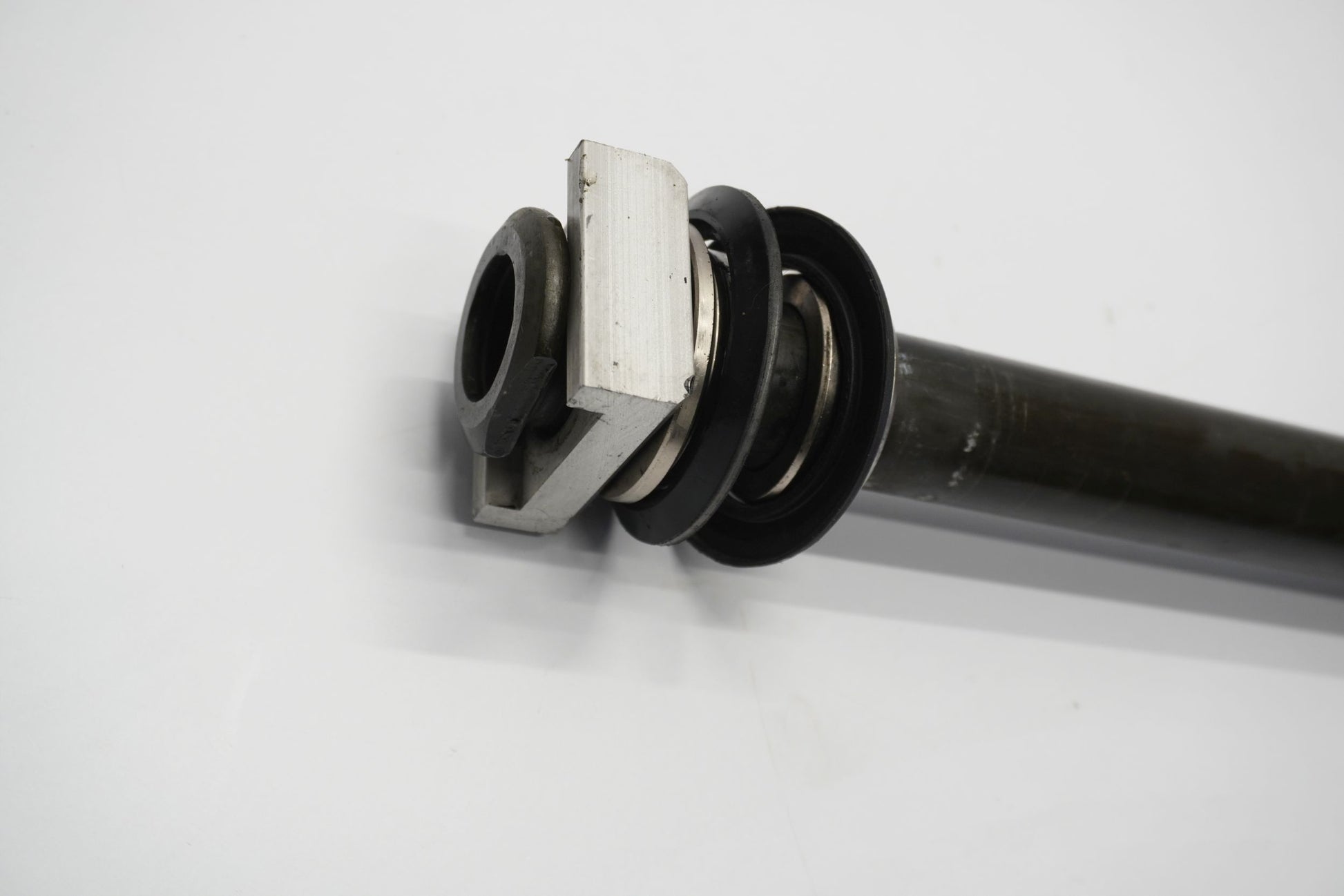 YAMAHA YZF-R6 RJ05 RJ09 03-05 Hinterachse Achse hinten Radachse rear axle 2