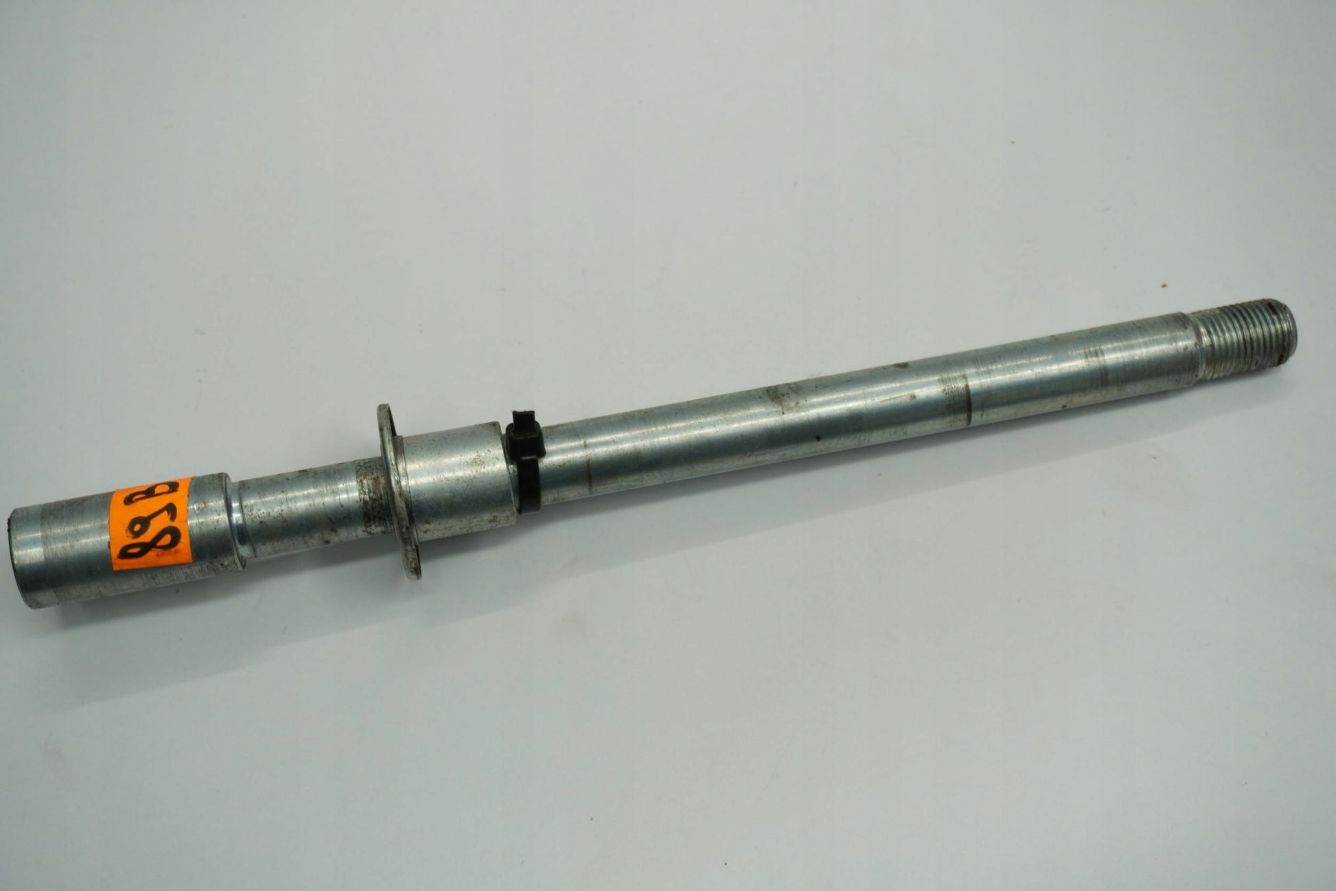 SUZUKI INTRUDER 800 05- Vorderachse Achse vorne Radachse front axle 4