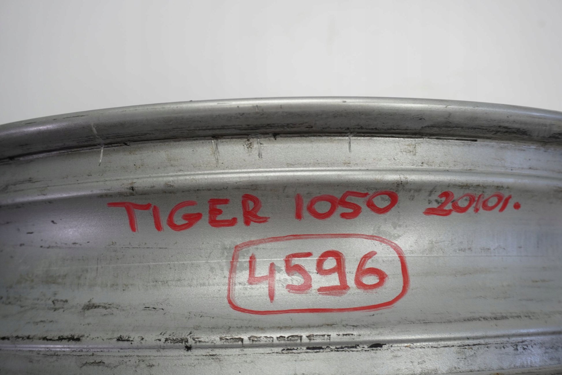 TRIUMPH TIGER 1050 06-12 Felge vorne Wheel Vorderrad 11