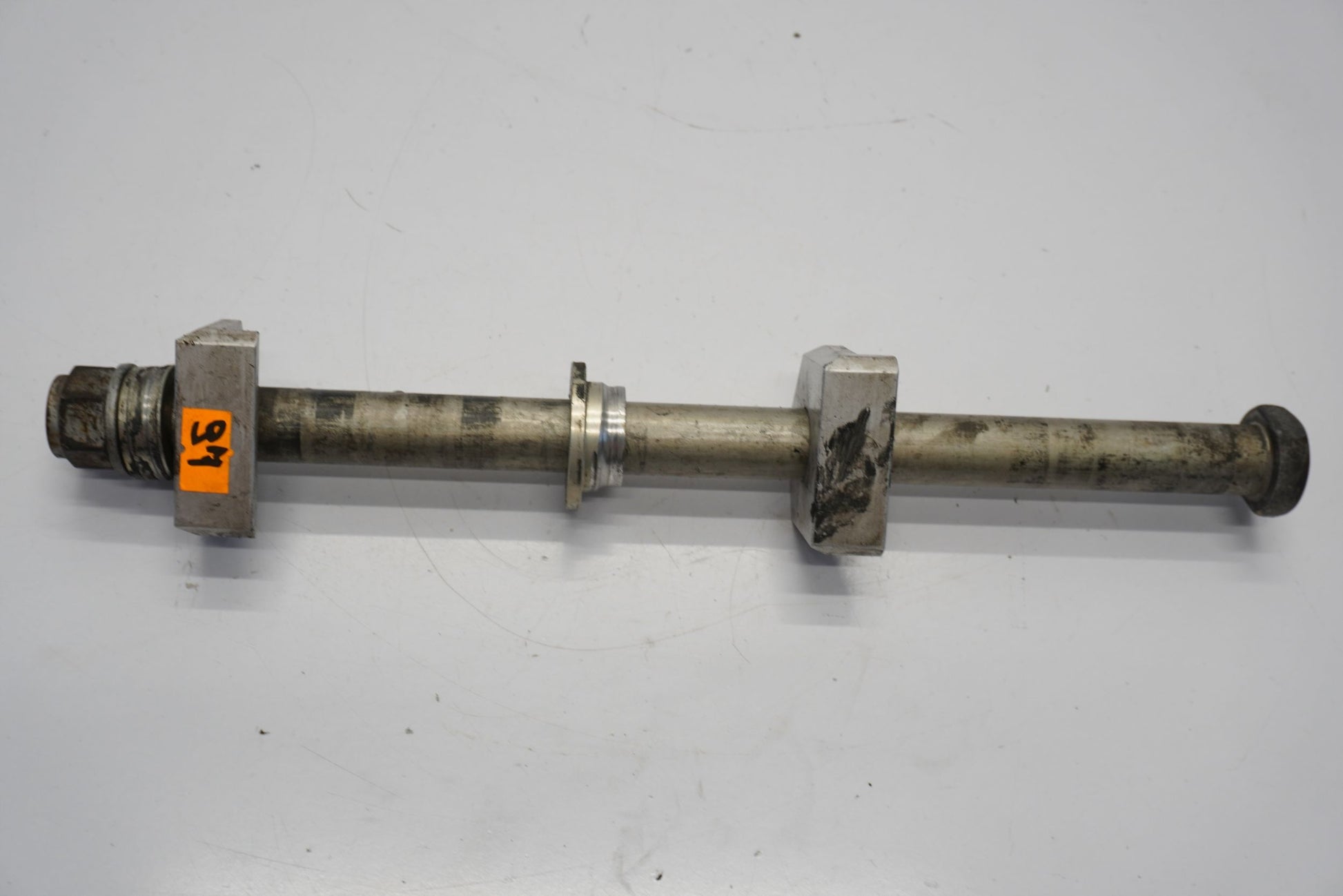 BMW F 700 GS 12-17 Hinterachse Achse hinten Radachse rear axle 3
