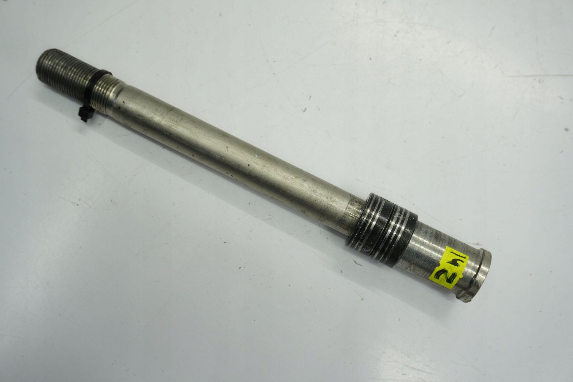 KAWASAKI Z1000 14-19 Vorderachse Achse vorne Radachse front axle 6