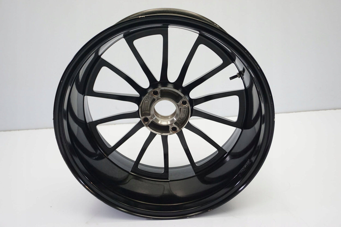 DUCATI DIAVEL 1200 11-13 Felge hinten Wheel Hinterrad 9