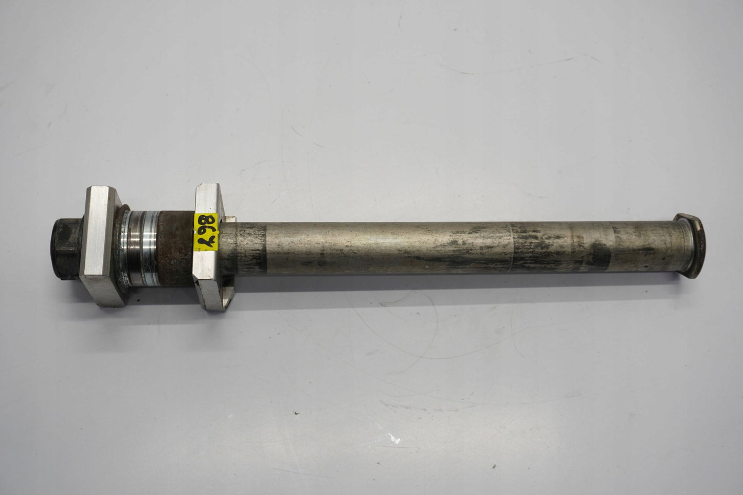 YAMAHA MT-10 16-21 Hinterachse Achse hinten Radachse rear axle 4