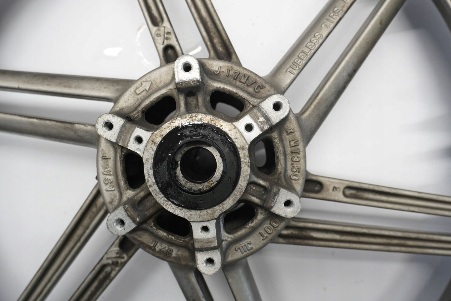 HONDA CBF 1000 SC58 06-09 Felge vorne Wheel Vorderrad 9