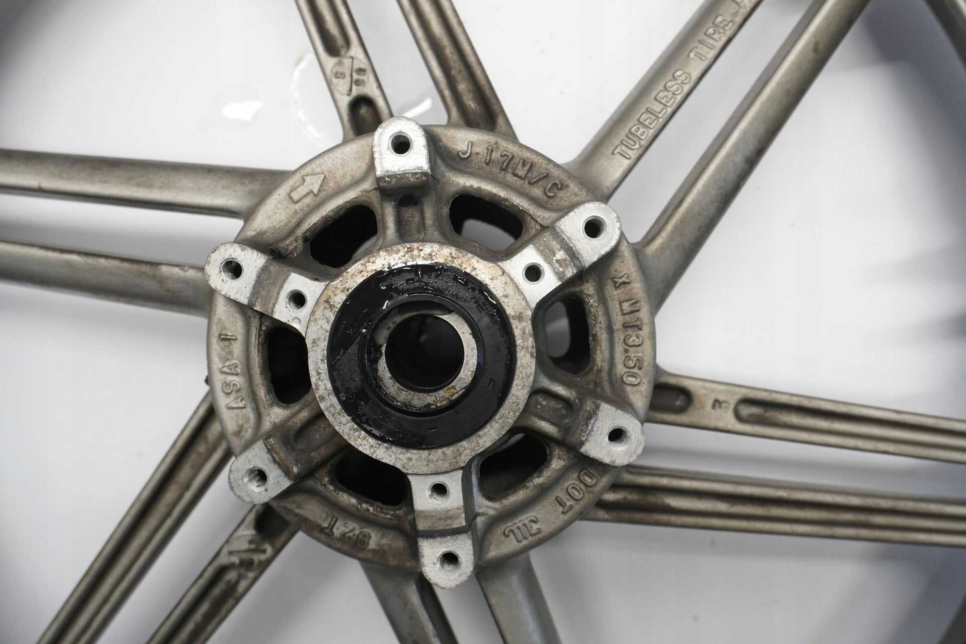 HONDA CBF 1000 SC58 06-09 Felge vorne Wheel Vorderrad 9