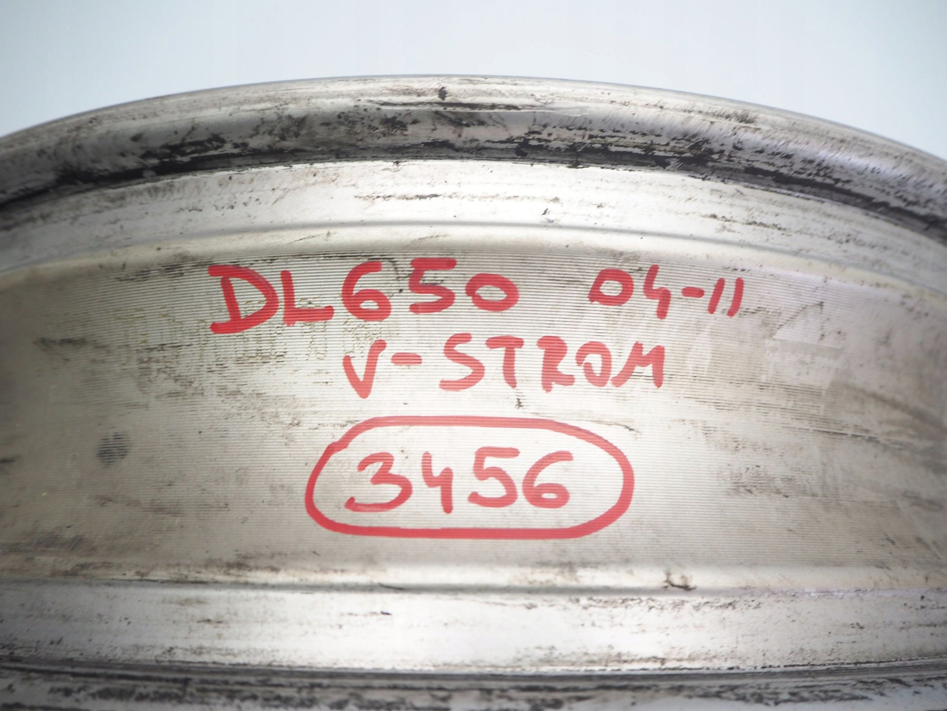 SUZUKI DL 650 V-STROM 04-11 Felge hinten Wheel Hinterrad 3