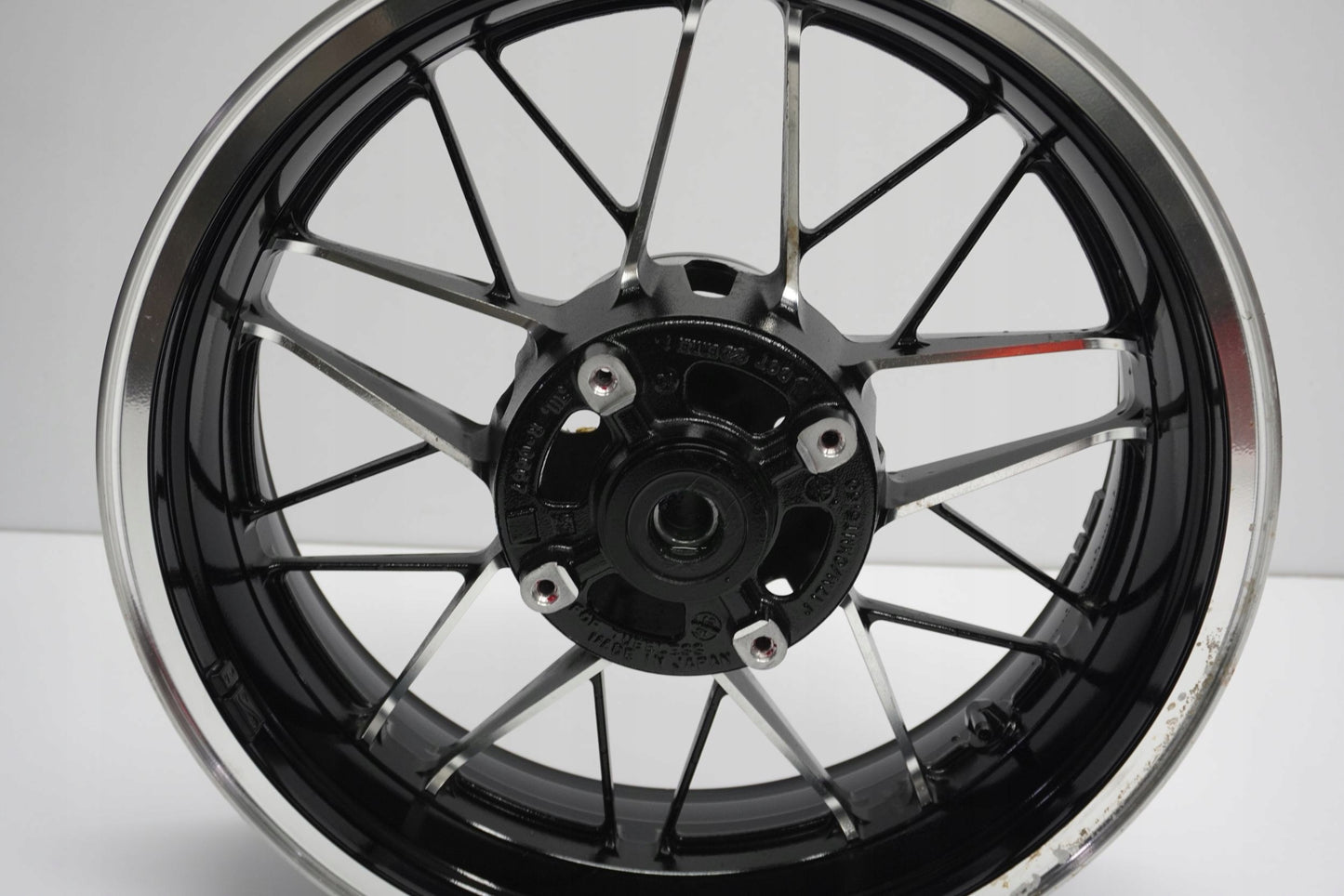KAWASAKI Z 900 RS 18- Felge hinten Wheel Hinterrad 3