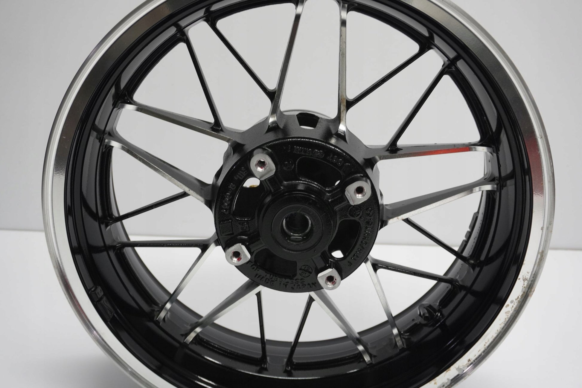 KAWASAKI Z 900 RS 18- Felge hinten Wheel Hinterrad 3