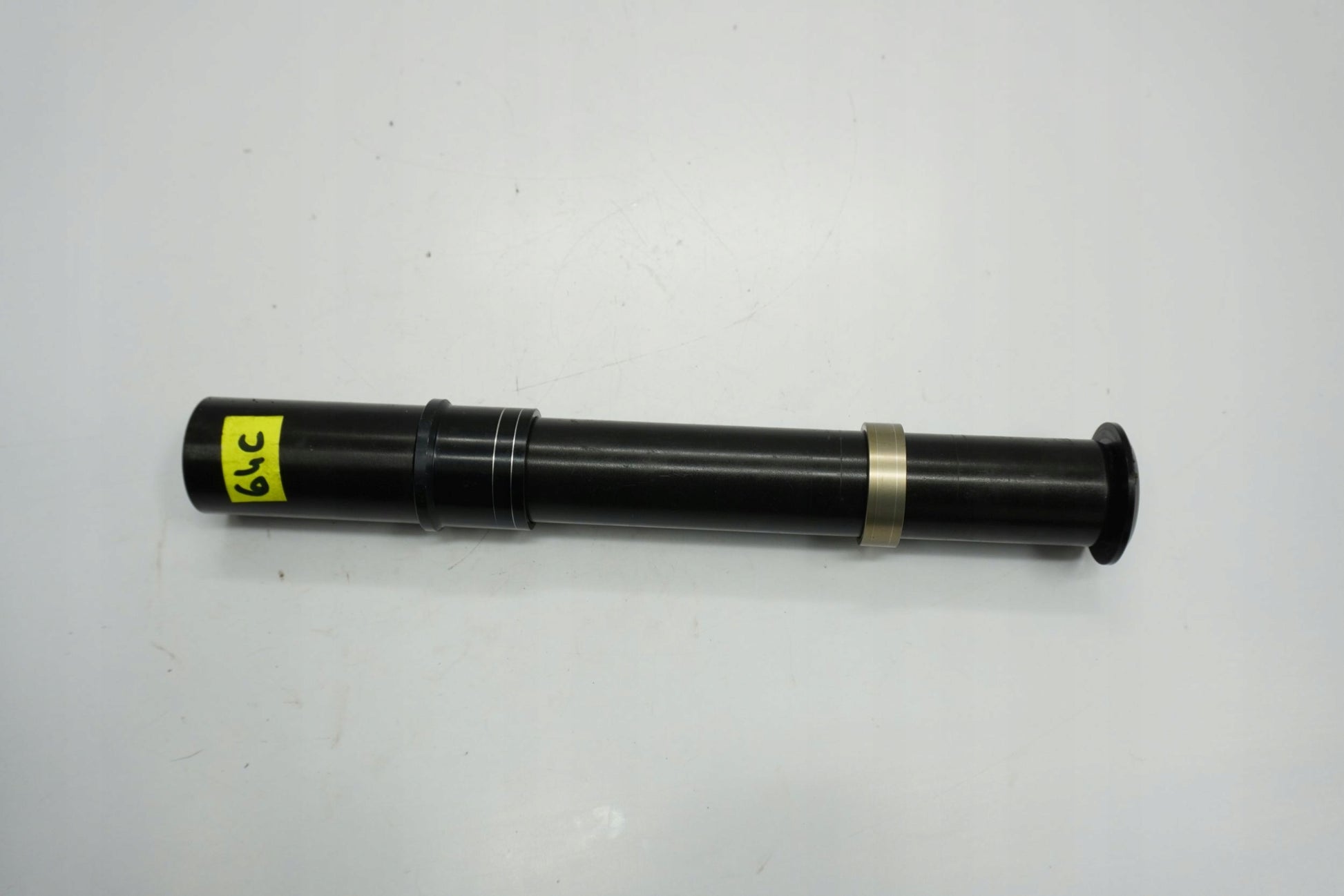 KTM 890 DUKE R 20- Vorderachse Achse vorne Radachse front axle 5