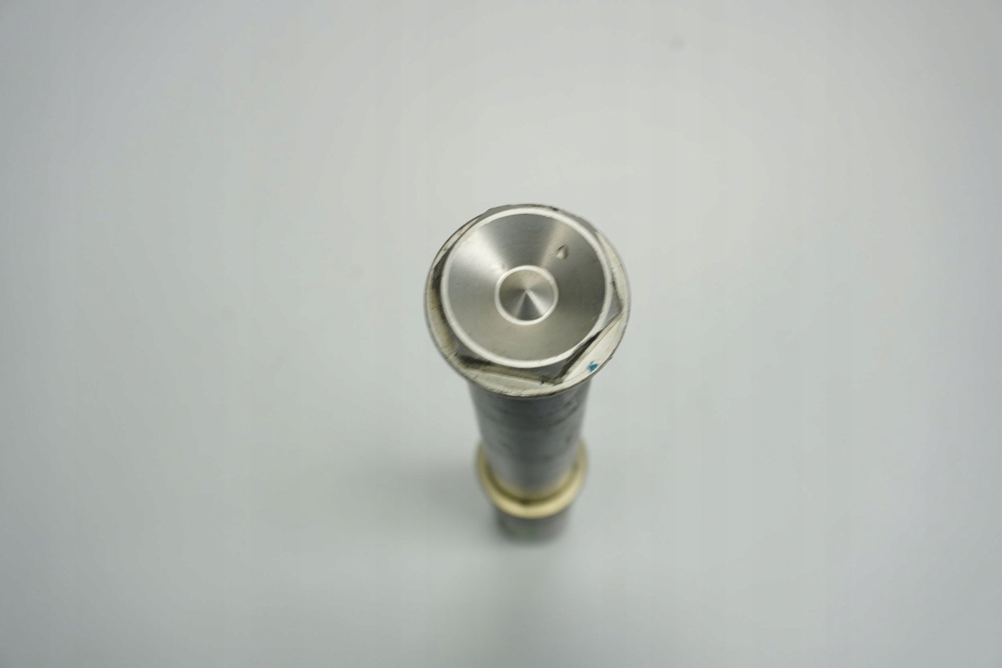 KTM 1290 SUPER ADVENTURE S 17- Vorderachse Achse vorne Radachse front axle 2