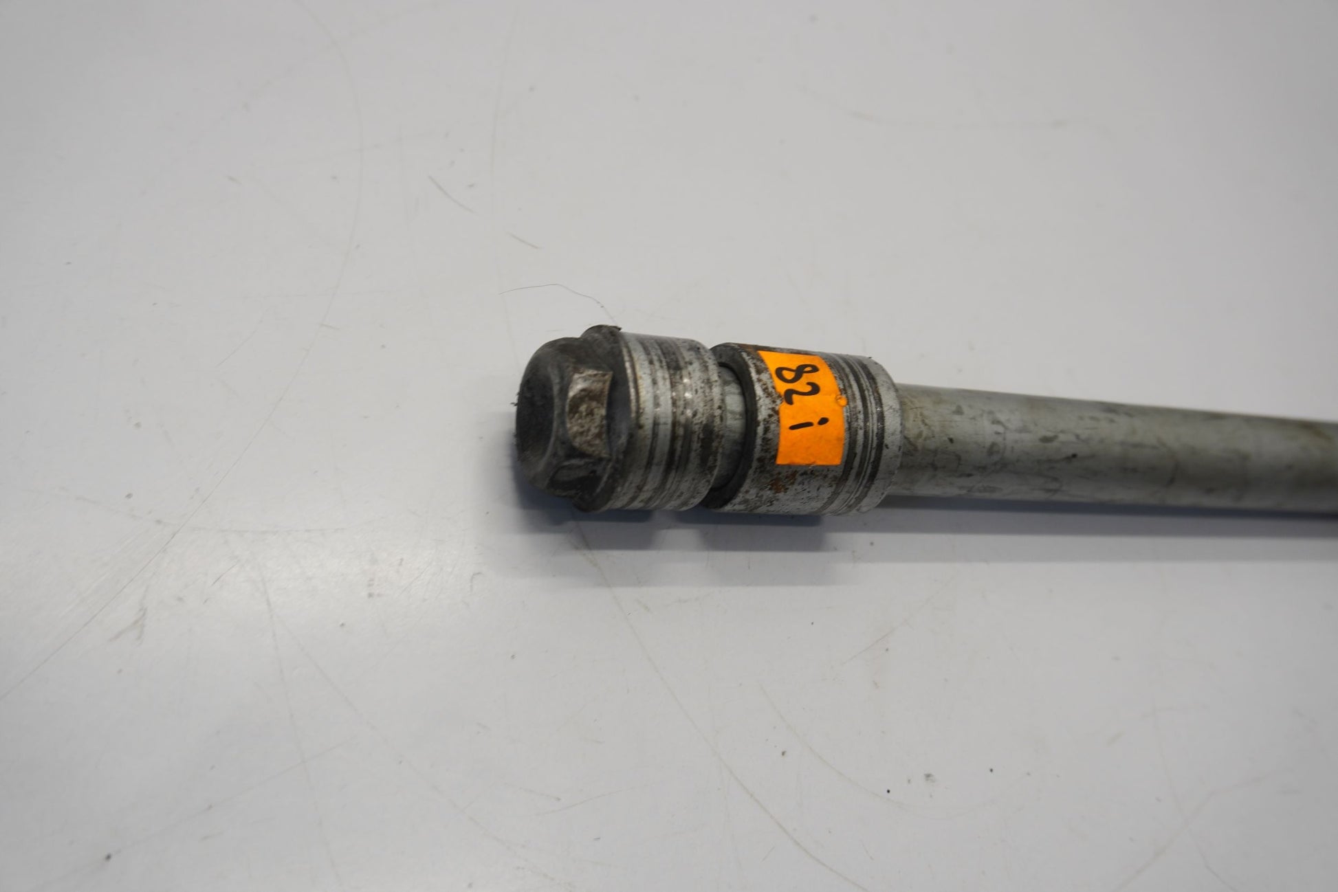 HONDA CBF 1000 SC58 06-09 Vorderachse Achse vorne Radachse front axle 2