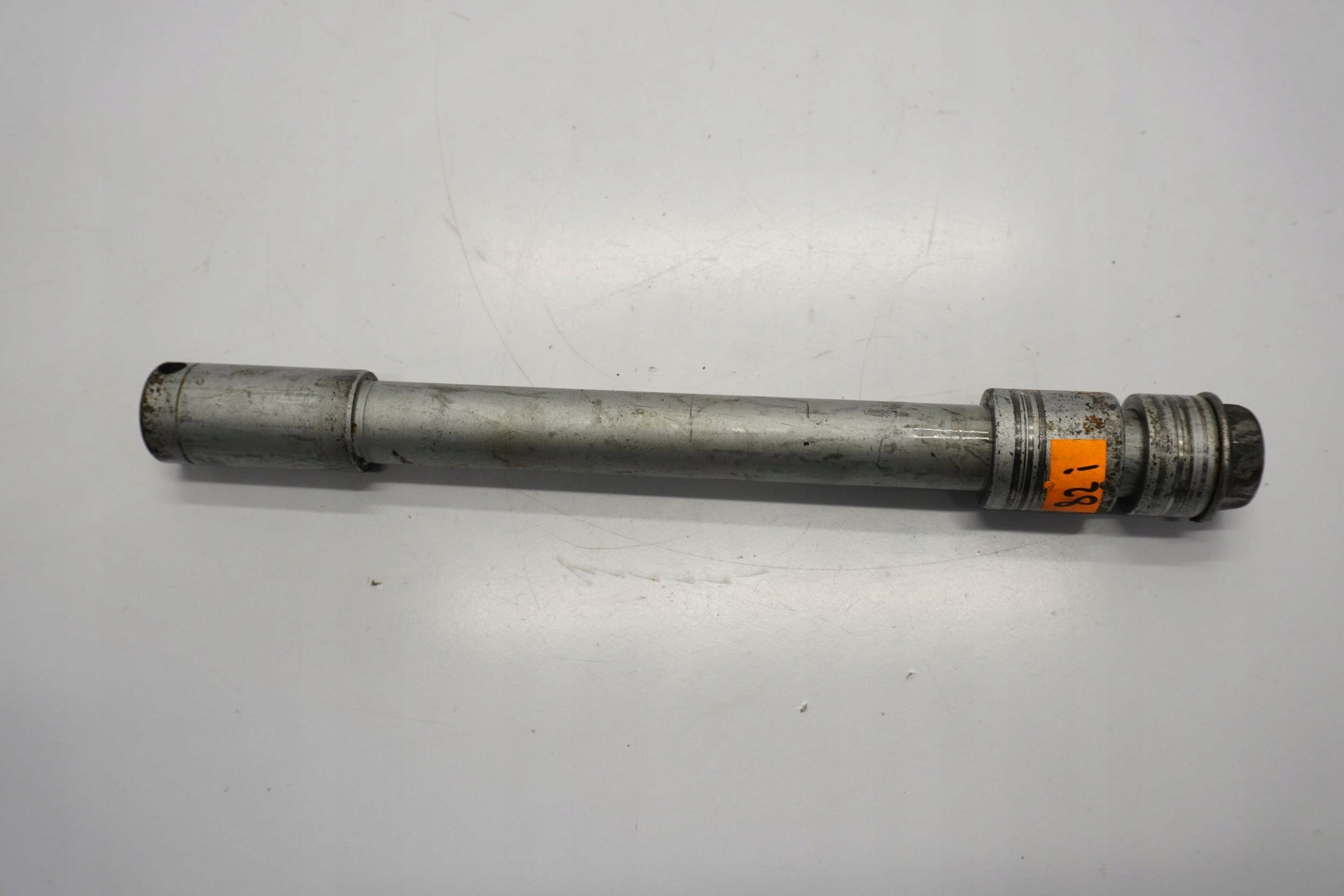 HONDA CBF 1000 SC58 06-09 Vorderachse Achse vorne Radachse front axle 7