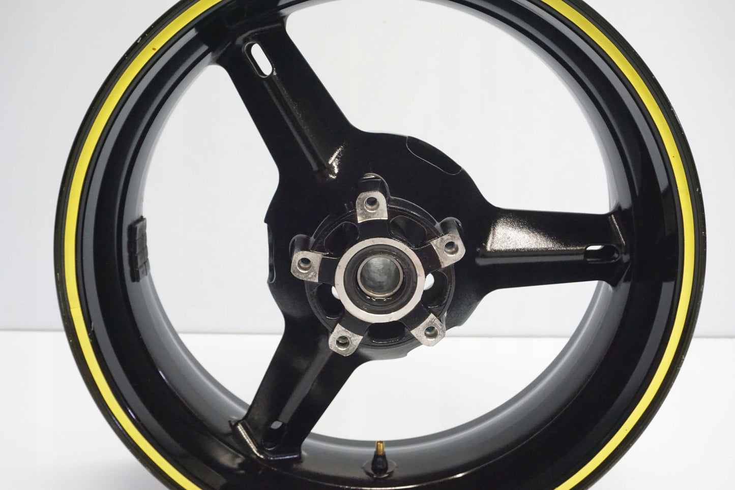 SUZUKI GSX-R 1000 K3-K4 Felge hinten Wheel Hinterrad 8