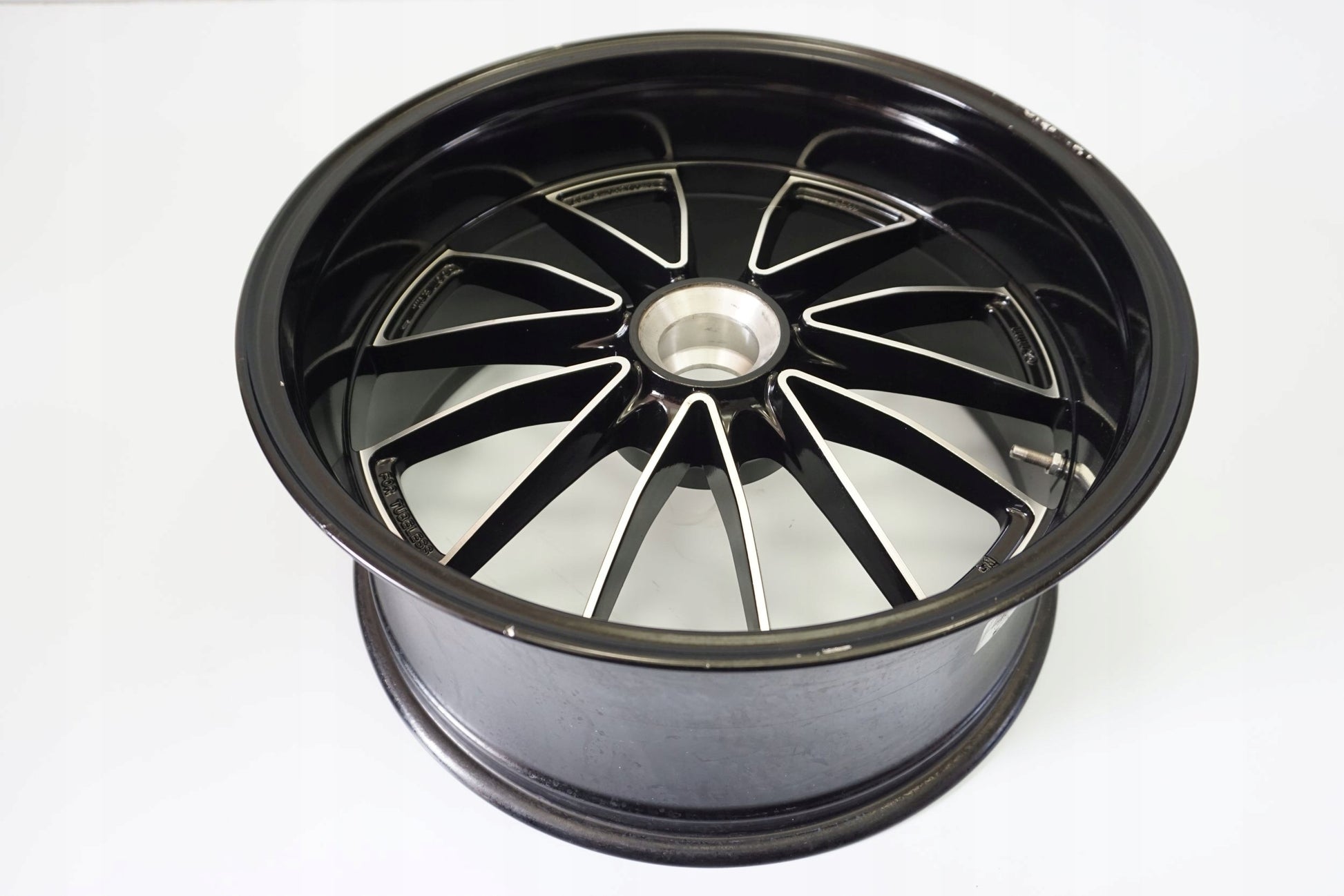 DUCATI DIAVEL 1200 Felge hinten Wheel Hinterrad 6