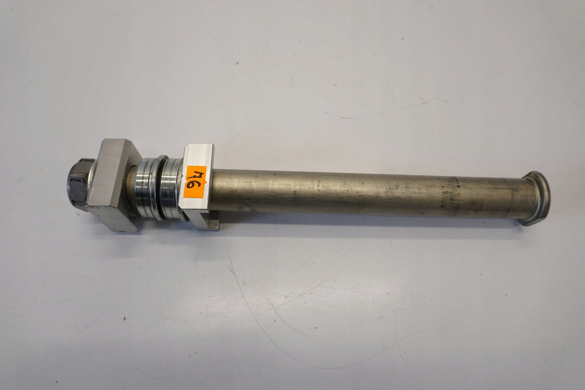 YAMAHA FZ6 FAZER 600 04-09 Hinterachse Achse hinten Radachse rear axle 2
