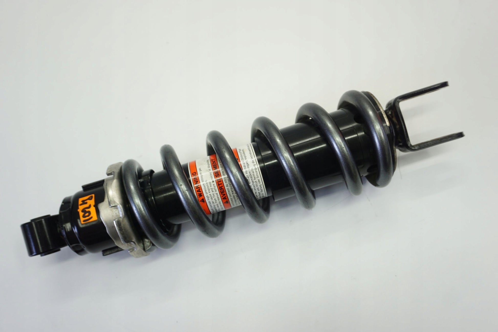SUZUKI GSR 750 11-16 Stoßdämpfer Federbein shock absorber 4