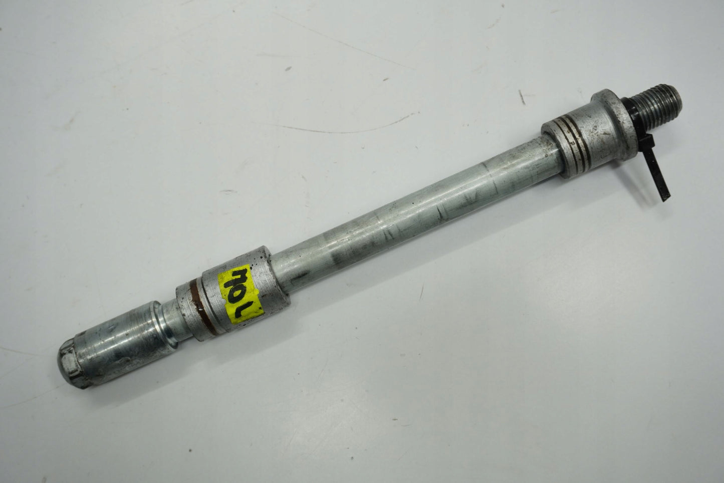 HONDA XL 125 V VARADERO 07-11 Vorderachse Achse vorne Radachse front axle 5