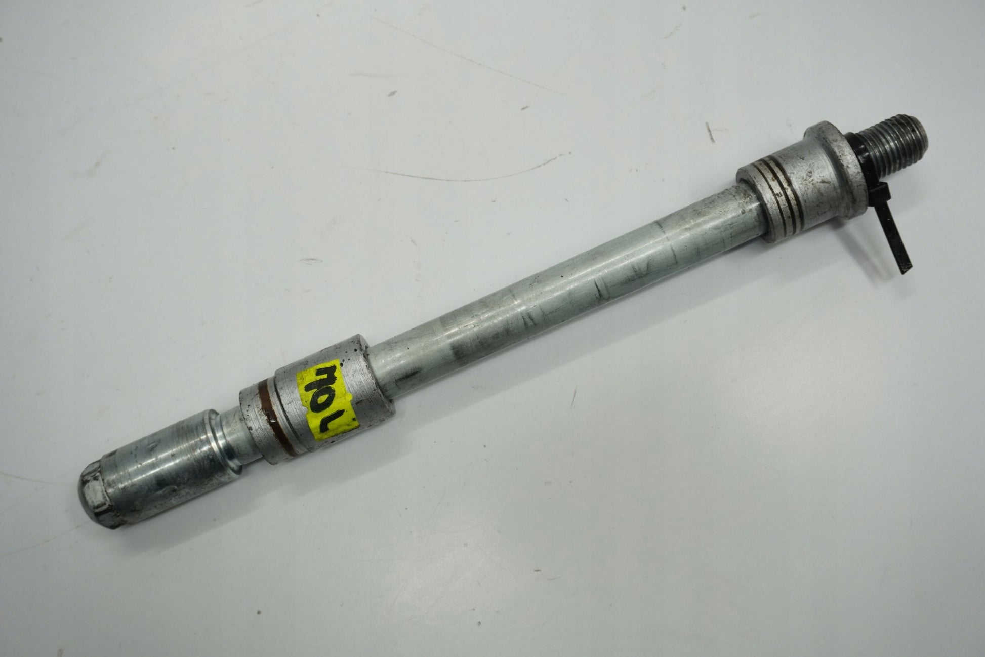 HONDA XL 125 V VARADERO 07-11 Vorderachse Achse vorne Radachse front axle 5