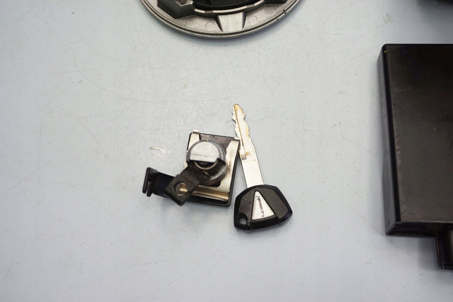 KAWASAKI Z 650 17-19 Schlosssatz Zündschloss Lock Set 4