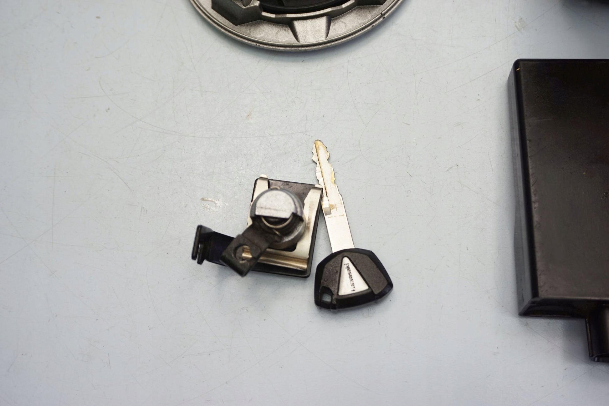 KAWASAKI Z 650 17-19 Schlosssatz Zündschloss Lock Set 4