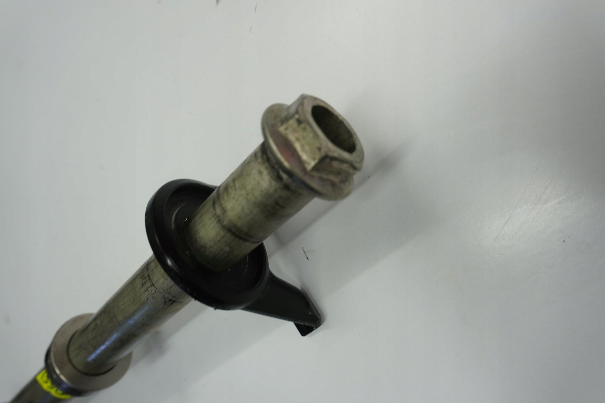 SUZUKI GSX-S 750 17-23 Hinterachse Achse hinten Radachse rear axle 2