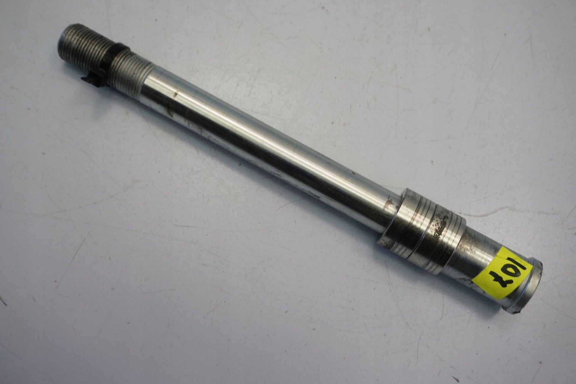 KAWASAKI VULCAN S 650 21- Vorderachse Achse vorne Radachse front axle 3