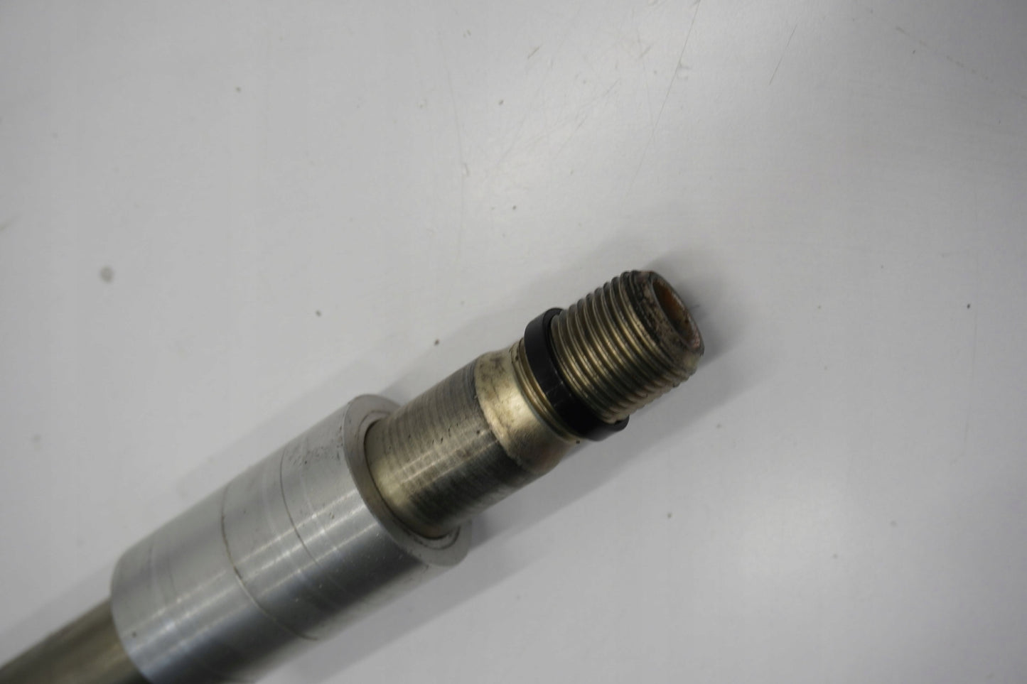 TRIUMPH STREET TRIPLE 675 13-17 Vorderachse Achse vorne Radachse front axle 3