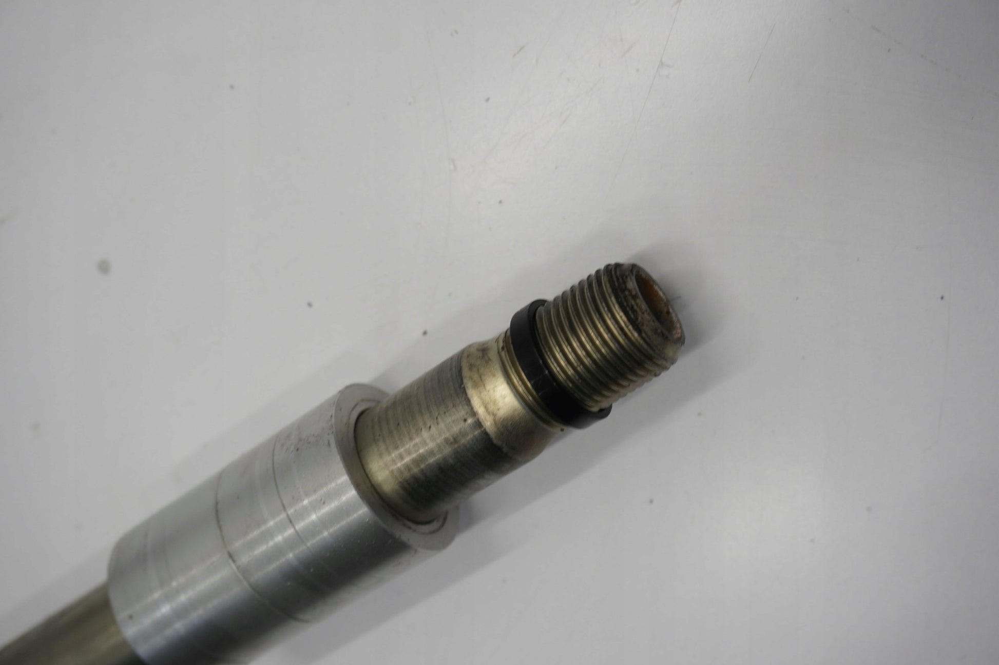 TRIUMPH STREET TRIPLE 675 13-17 Vorderachse Achse vorne Radachse front axle 3