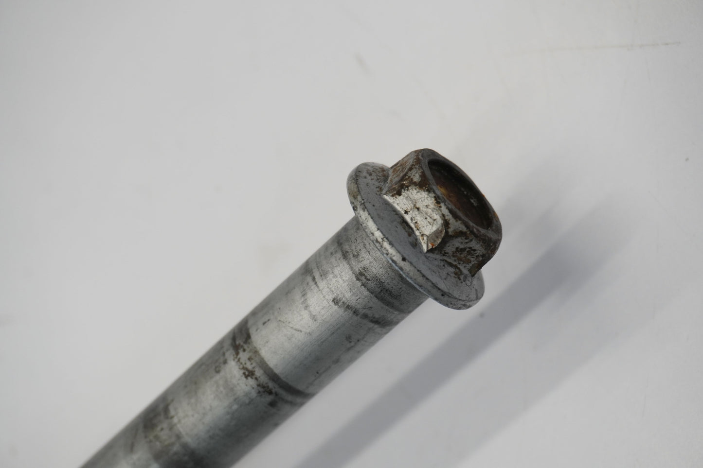 HONDA CBF 1000 SC58 06-09 Hinterachse Achse hinten Radachse rear axle 2